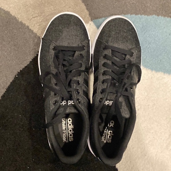 Adidas shoes - Picture 2 of 5